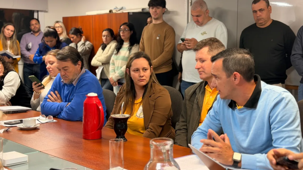 Avanza la municipalización de Terciados Paraíso, vecinos llevaron pedido a Diputados y pedirán audiencia a Passalacqua