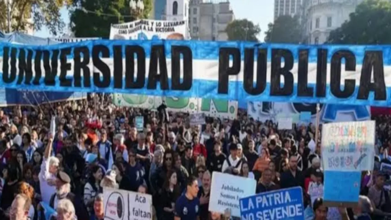 Nuevo paro nacional docente de 72 horas, Universitarios vuelven a exigir la aplicación de la Ley de Financiamiento